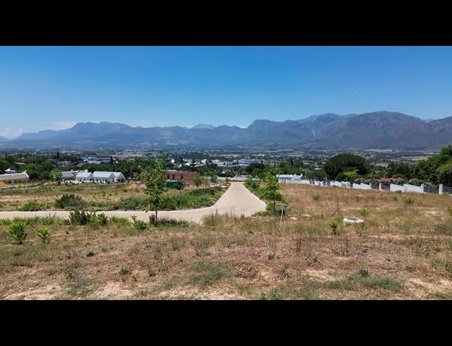 883M² VACANT LAND FOR SALE IN COURTRAI